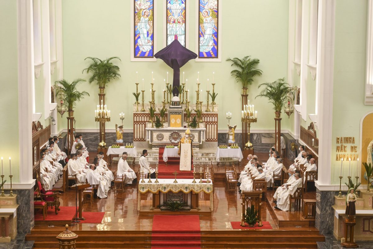Step-by-step with Jesus: From the Passion to the Resurrection