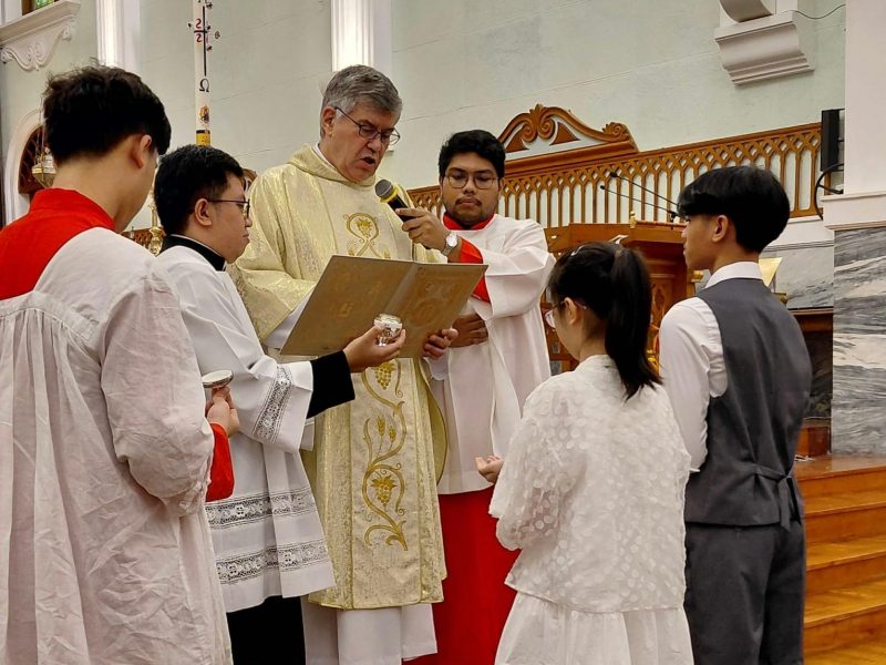WELCOME HOME – Sé Cathedral English Community Welcomes Two New Young Catholics