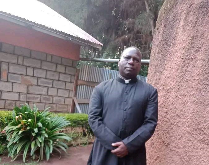 KENYAN PRIEST AMBROSE KIMUTAI – God’s Servant Alongside Small Tea Producers