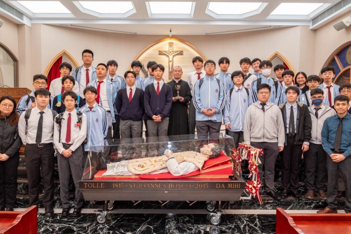 DOM BOSCO: RELÍQUIAS DO SANTO FICAM GUARDADAS AD AETERNUM NO INSTITUTO SALESIANO