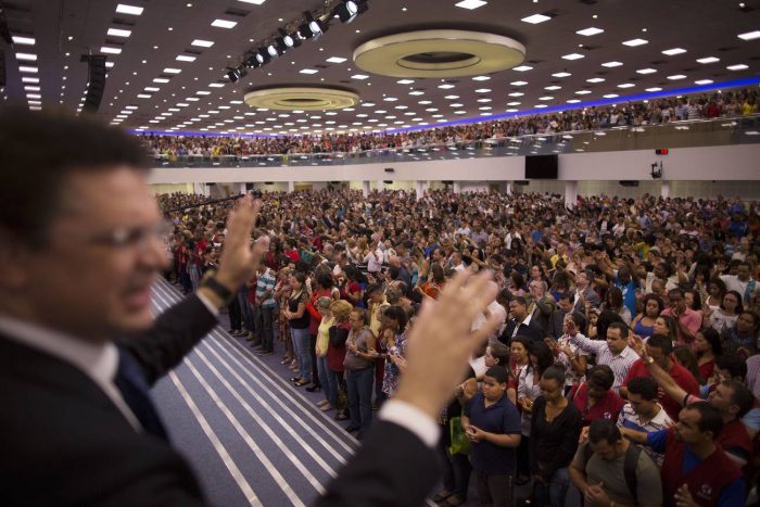 CISMAS, REFORMAS E DIVISÕES NA IGREJA – CCXXXVII