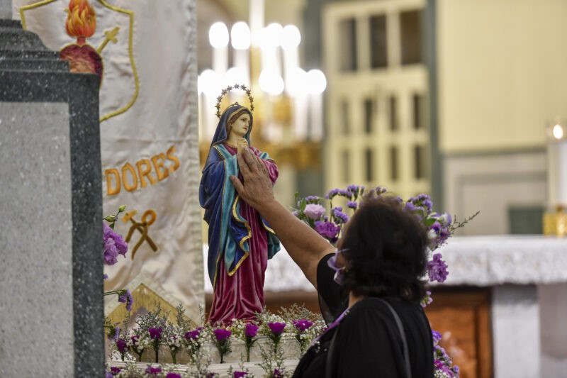 PELAS SETE DORES DA VIRGEM MARIA