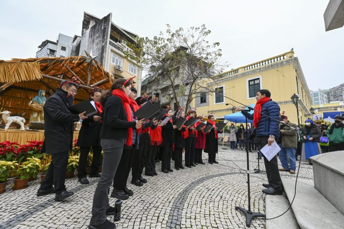 Missa cantada em Patuá na igreja de São Domingos