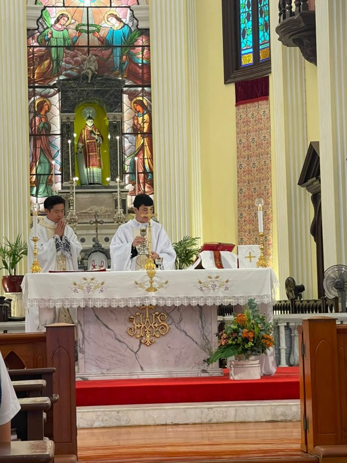 Padre Arthur Ng celebrou Missa Nova em São Lourenço