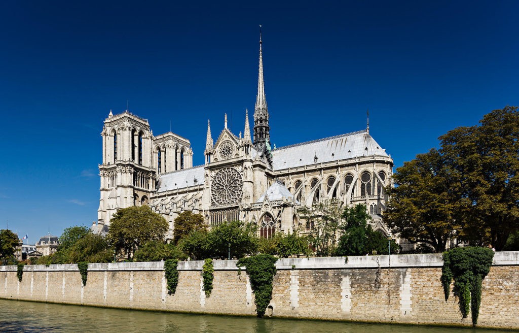 NOTRE-DAME DE PARIS
