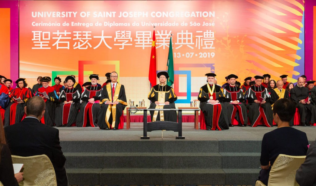 UNIVERSIDADE DE SÃO JOSÉ ATRIBUIU MAIS DE 370 DIPLOMAS