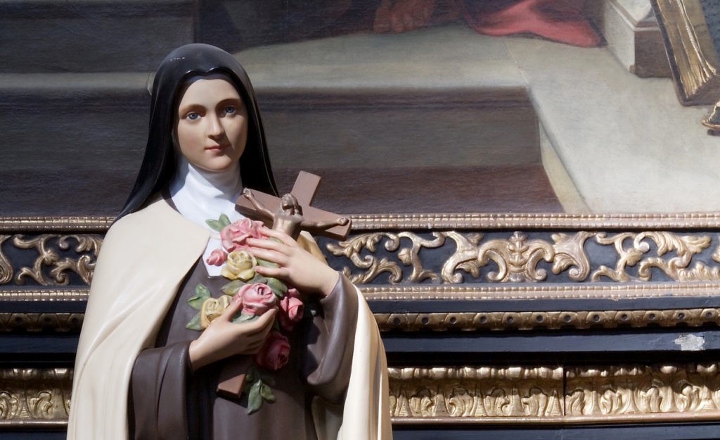 “Chuva de Rosas” na igreja de São Lourenço
