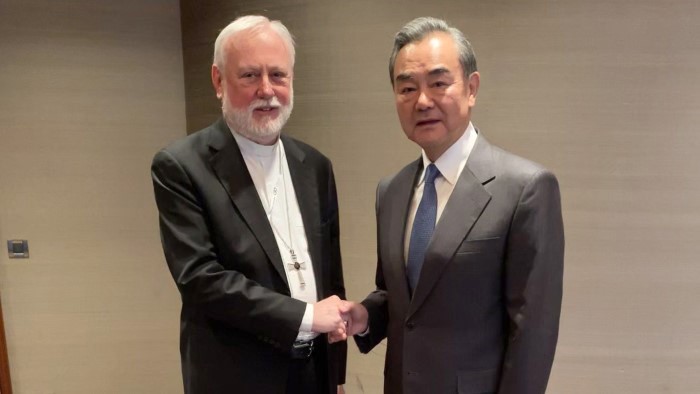 REPRESENTANTE DA SANTA SÉ ENCONTRA-SE COM MINISTRO DAS RELAÇÕES EXTERNAS DA CHINA
