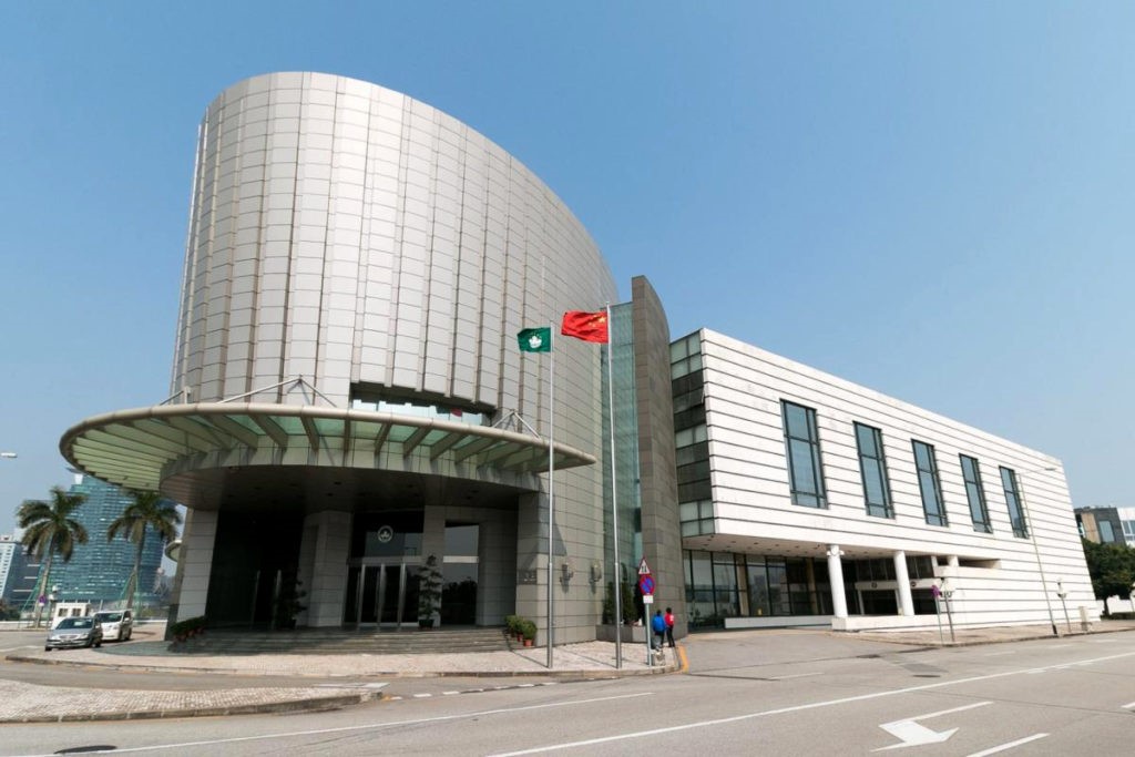 Apresentação breve sobre os trabalhos de recensão e adaptação da legislação previamente vigente em Macau (I)