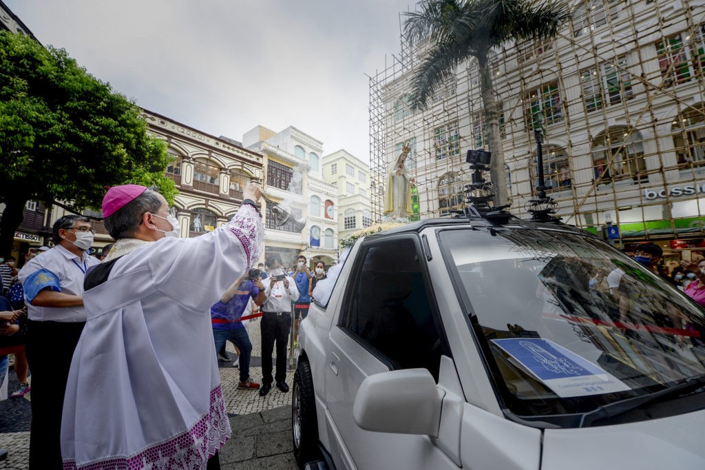 D. STEPHEN LEE CONSAGROU A DIOCESE DE MACAU A NOSSA SENHORA DE FÁTIMA