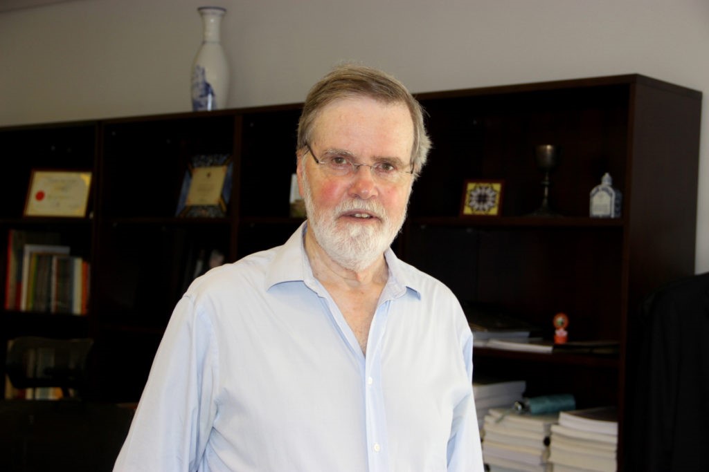 Pe. Peter Stilwell celebra a última missa na Sé Catedral