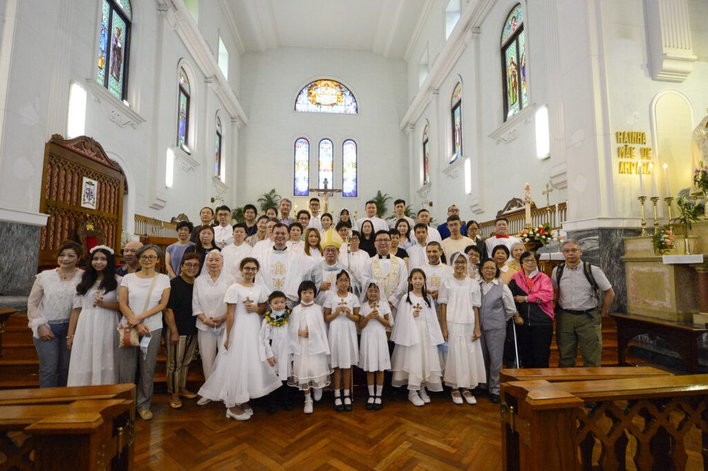 PADROEIRA APADRINHOU SACRAMENTOS