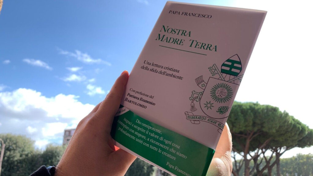 Livro de orações do Papa nas livrarias em Dezembro