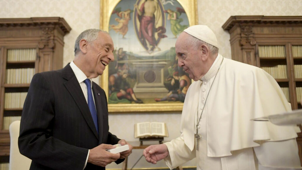 PAPA RECEBEU PRESIDENTE MARCELO REBELO DE SOUSA E PROJECTOU VISITA A PORTUGAL