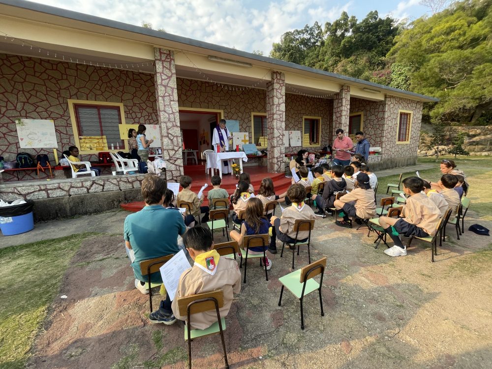 ESCUTEIROS E CRIANÇAS DA CATEQUESE DA PARÓQUIA DO CARMO JUNTARAM-SE NA CASA RICCI