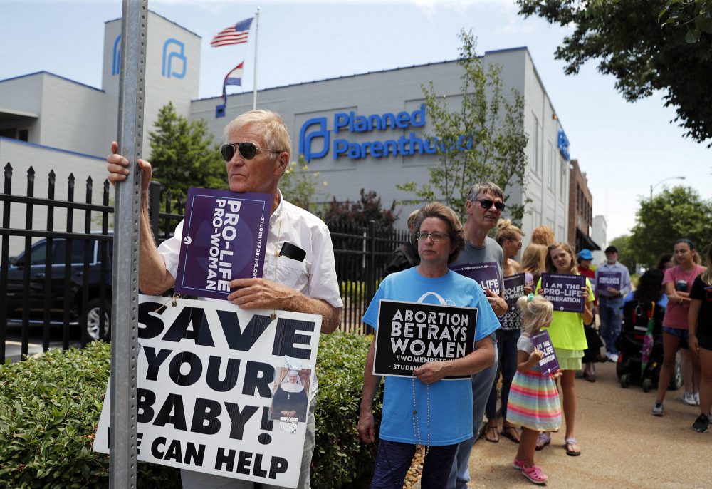 ESTADOS UNIDOS: NEGÓCIO DO ABORTO GERA MUITOS MILHÕES DE DÓLARES