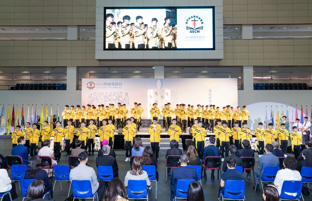 Escolas católicas homenageiam docentes