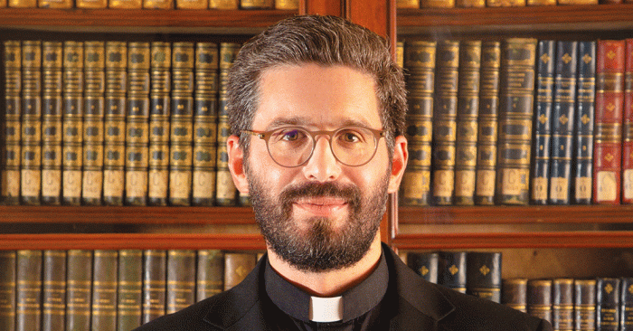 PADRE GRÉGORY WOIMBÉE