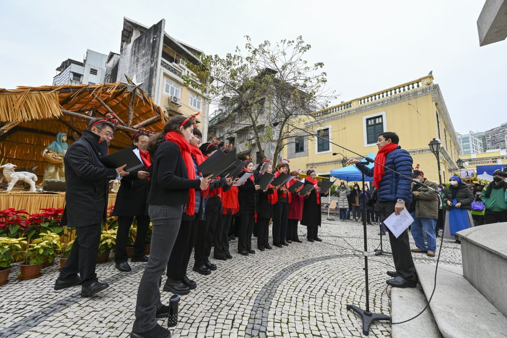 Missa cantada em Patuá na igreja de São Domingos