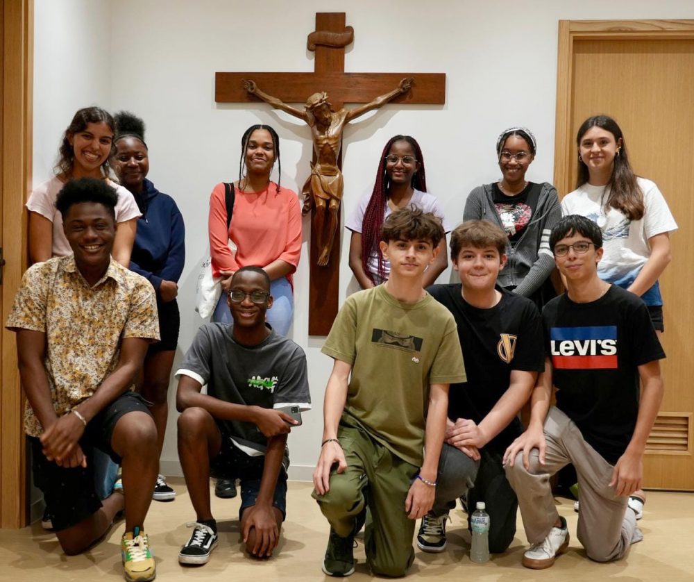 ONZE JOVENS DO CARMO E DA SÉ PARTICIPARAM NUM ENCONTRO DE FORMAÇÃO MISSIONÁRIA NO CENTRO DIOCESANO