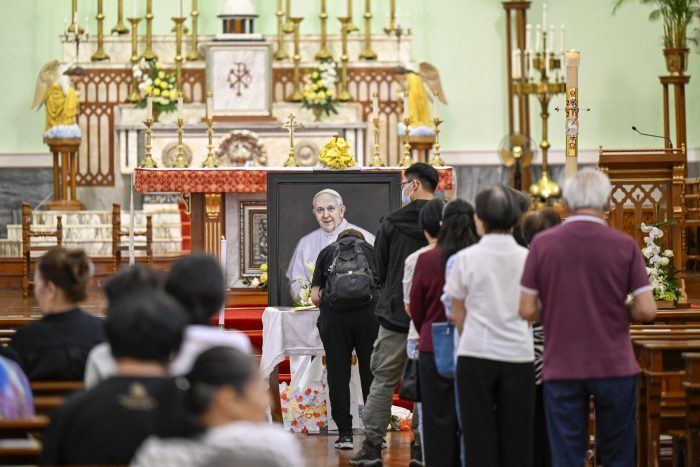 MISSA DE RÉQUIEM REUNIU CENTENAS DE FIÉIS NA SÉ CATEDRAL