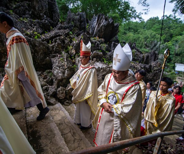 MINORIAS CATÓLICAS DA ILHA DAS CELEBES