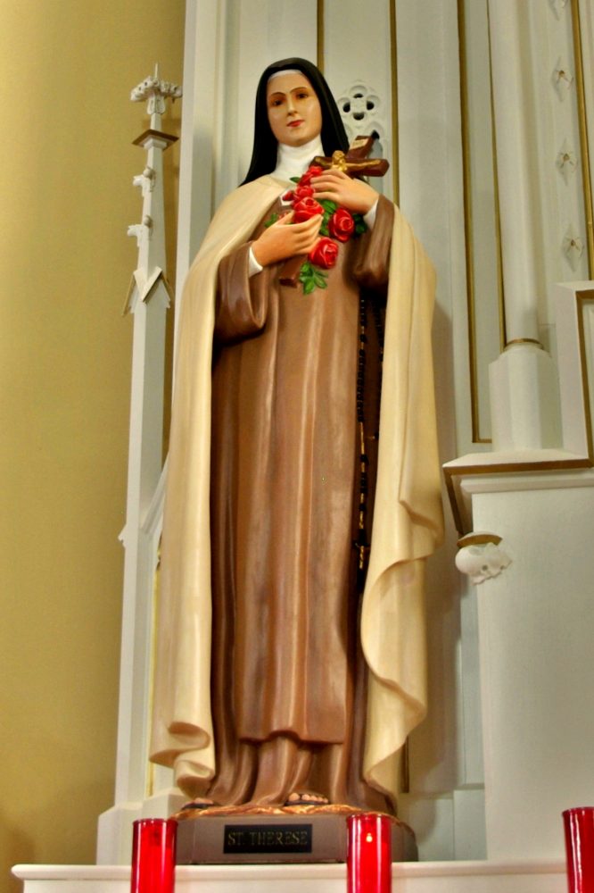 Santa Teresinha é venerada em São Domingos