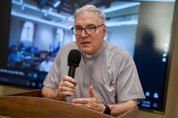 Padre Mark Lewis, SJ.