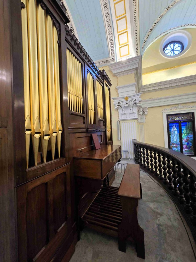 Paróquia de São Lourenço homenageia Padre Áureo Castro